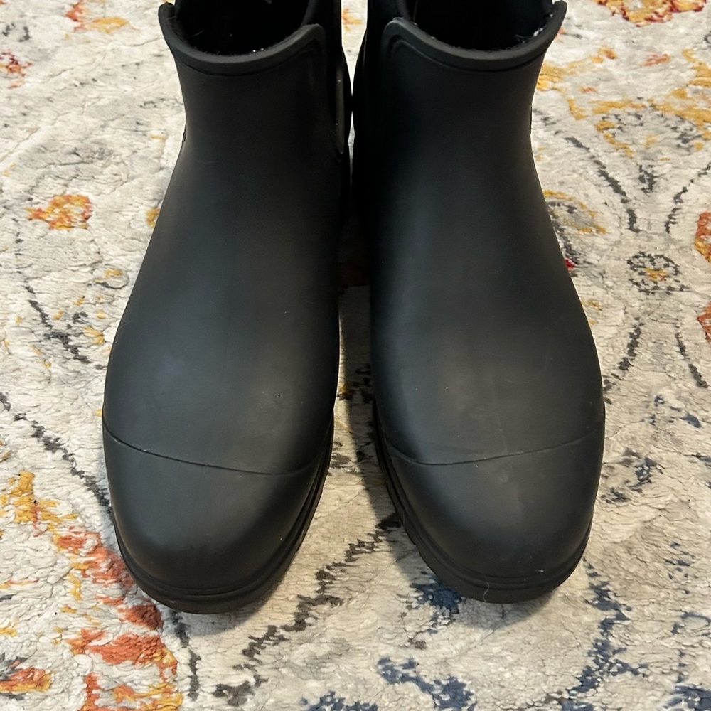 UGG woman's Black Rain Boots
